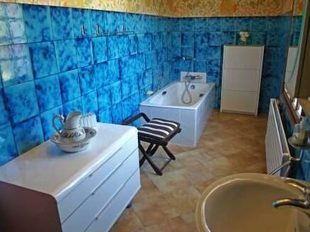 Holiday home Maison Bau Lioux - Photo3