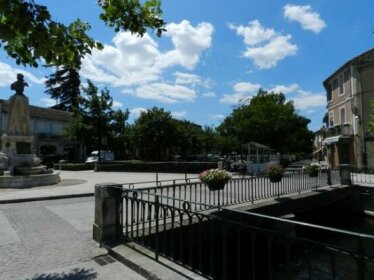 Appartement sur les quais de la Sorgue