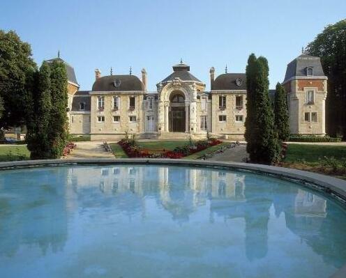 Hotel The Originals du Beryl Lons-le-Saunier - Photo2