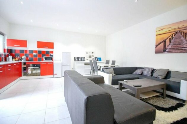 Apartment With 2 Bedrooms in Marseille With Terrace and Wifi - 5 km From the Beach - Photo2