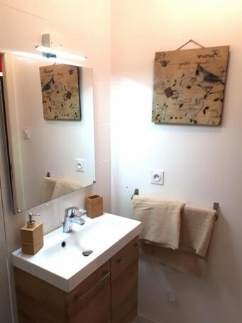 Appartement T2 - Situe quartier Ecusson / St Roch - Photo3