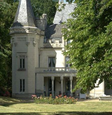 Chateau de Salvert - Appartement & Chambre d'Hotes