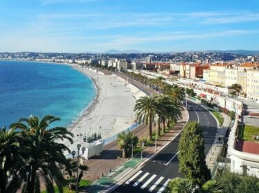 Apartment With one Bedroom in Nice With Wonderful sea View Pool Access Furnished Balcony - 3 km F