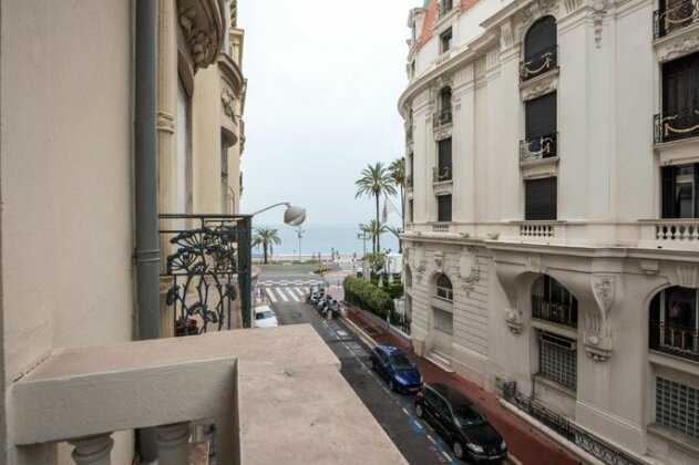 Large and exceptional apartment beside Negresco - promenade des Anglais