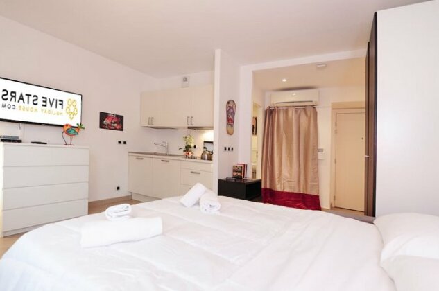 Les Oranges Five Stars HolidayHouse - Photo4
