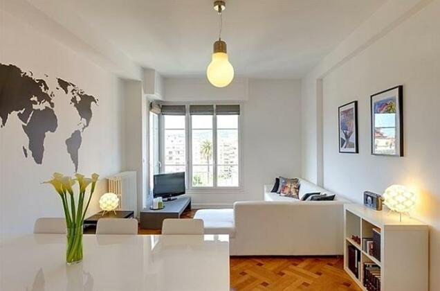 Modern Holiday Haven - Photo3