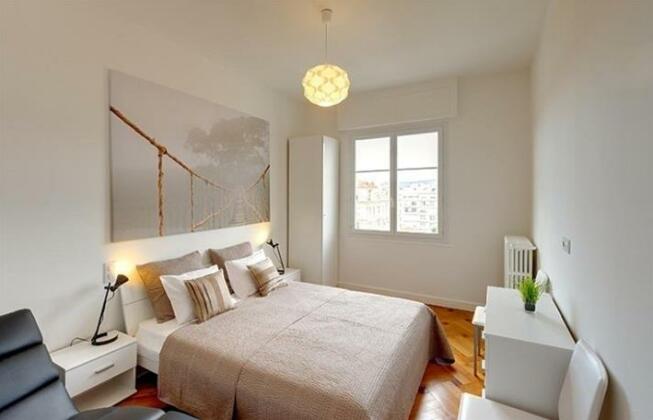 Modern Holiday Haven - Photo4