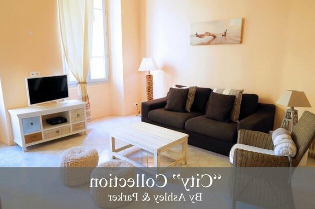Nestor&Jeeves - Cote Mer - Central - By sea - Photo3