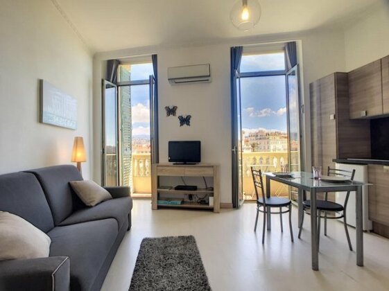 Nestor&Jeeves - Papillon - Old Town - Clear garden view - Photo4