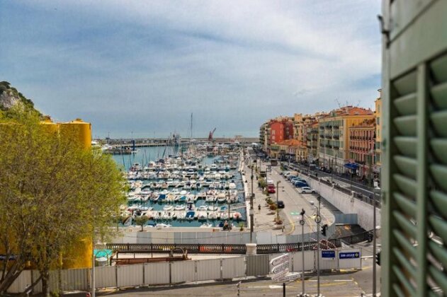 Place Ile de beaute - Port de Nice - 4 personnes