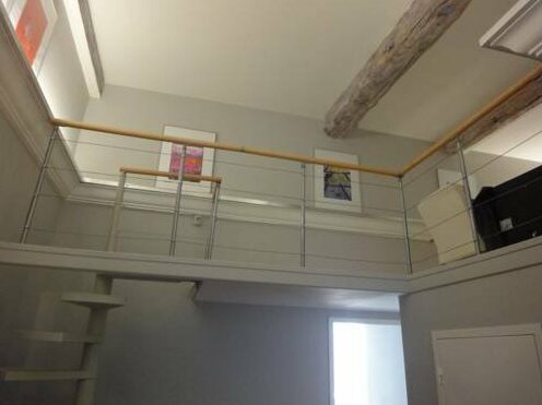 Riviera Immo Partner - Waterfront Duplex Quai Lunel - Photo3
