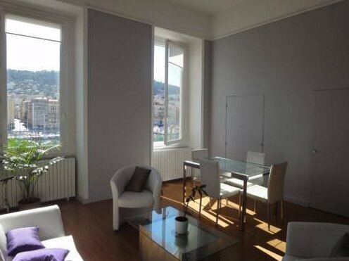 Riviera Immo Partner - Waterfront Duplex Quai Lunel - Photo5