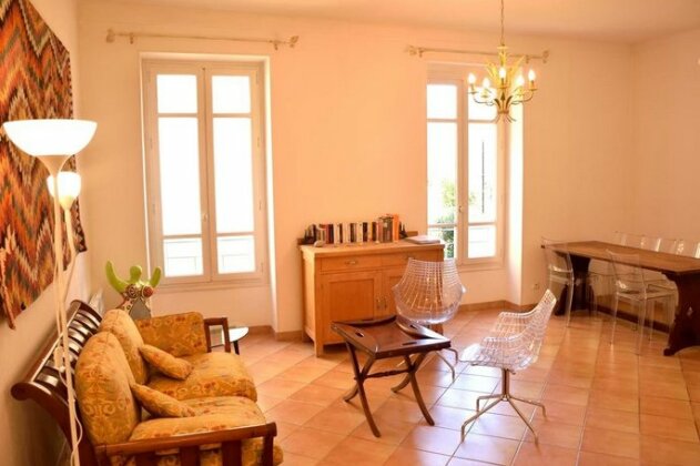 Spacieux deux chambres au Port - Photo3