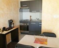 Studio Apartment Tv Restaurant - Photo4