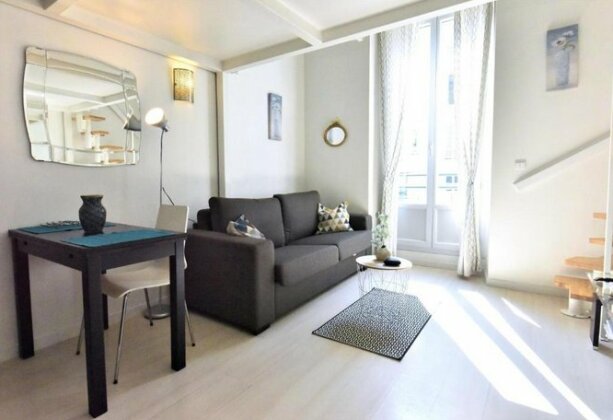 Studio with mezzanine close to beaches and shops - Photo2