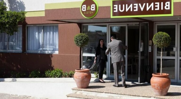 B&B Hotel Nimes Ville Active - Photo2