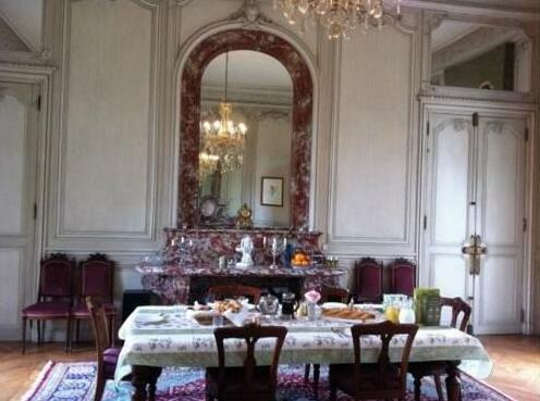The French Chateau - Photo4