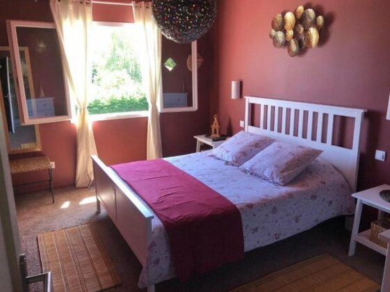Merveilleuse chambre a Panazol La perle rouge - Photo2