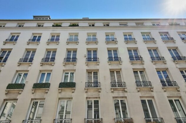 69 - Authentic Parisian Home