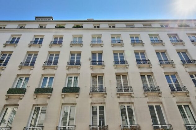 70 - Authentic Parisian Flat