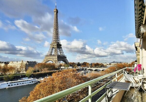 Amazing view Eiffel Tower 1618