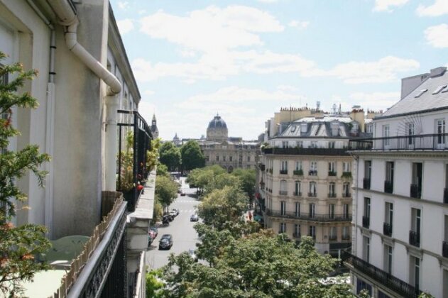 Appartement lumineux avec balcon au coeur de Paris - Photo3