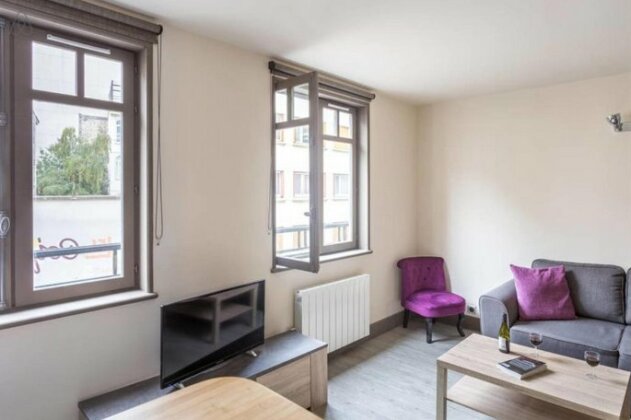 Bright Renovated Parisian Apartment - Photo4