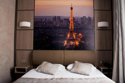 Carina Tour Eiffel