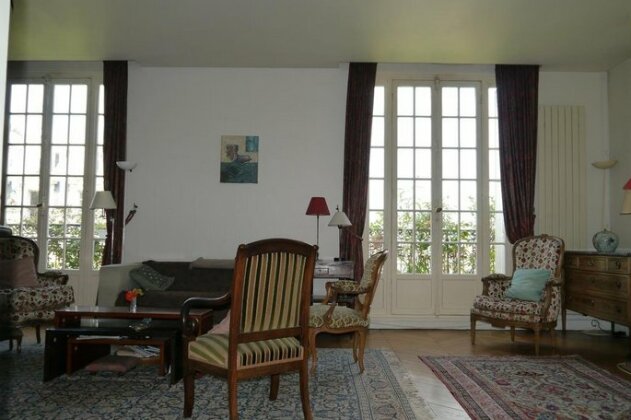 Family Apartment in front of the Eiffel Tower - Photo4