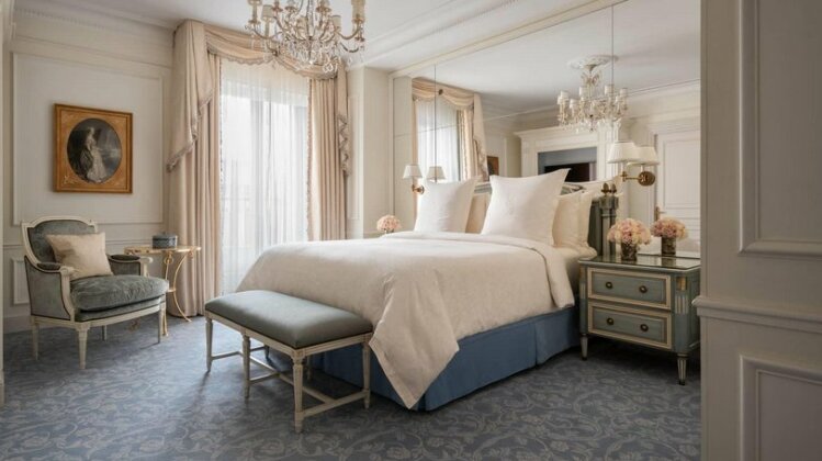 Four Seasons Hotel George V Paris - Photo2