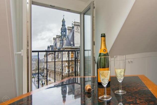 Hotel de Ville View Loft - Photo4