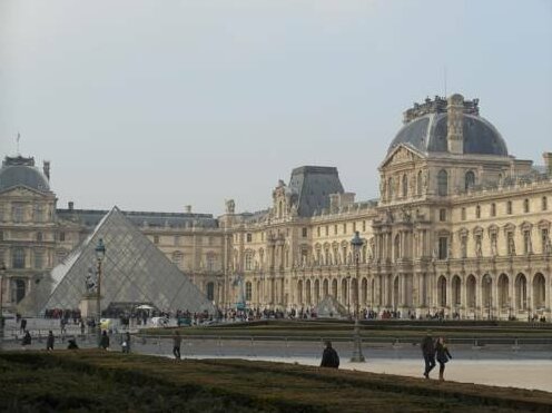 Louvre Romantic