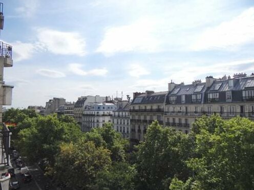 Lovely Montmartre Pigalle with Balcony
