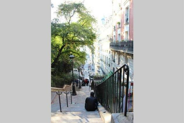Montmartre At Your Door - Photo3