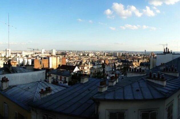 Montmartre Panoramic Apartment only 50m from the Sacre-Coeur Basilica