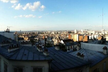 Montmartre Panoramic Apartment only 50m from the Sacre-Coeur Basilica
