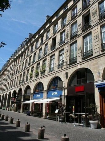 One Apartment in Paris