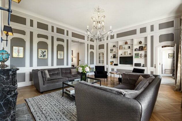 Palais Royal - Three Bedroom Apartment