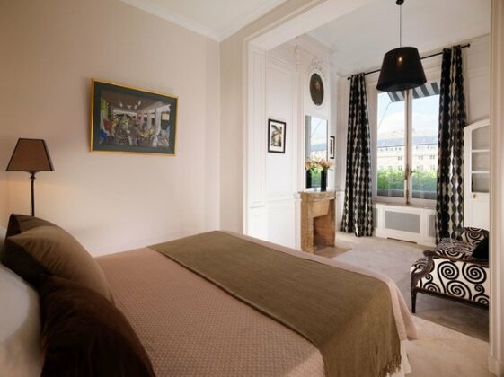 Palais Royal - Three Bedroom Apartment - Photo5