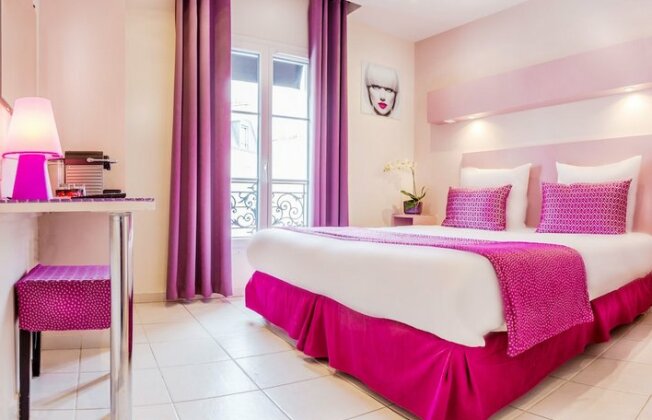 Pink Hotel - Photo2