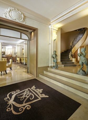 Royal Hotel Paris - Photo2