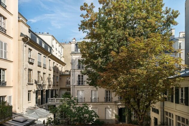 Rue Honore Chevalier - Two Bedroom Apartment