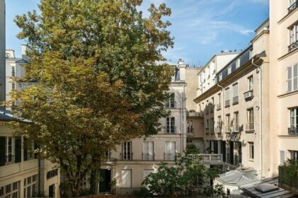 Rue Honore Chevalier - Two Bedroom Apartment