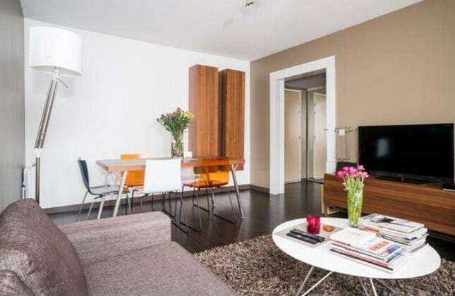 Smart & Fresh 2-Room Apartment - Photo5