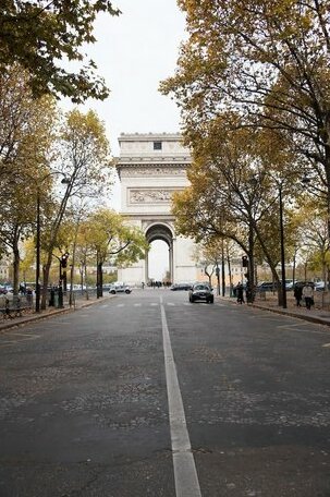 Veeve - Champs-Elysees Hideaway