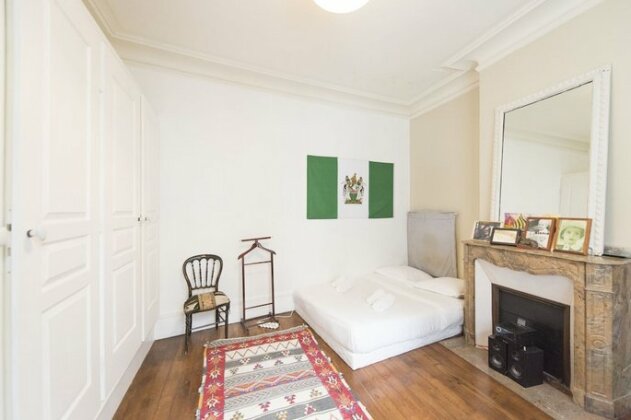 Veeve - Writer's Nest - Photo3
