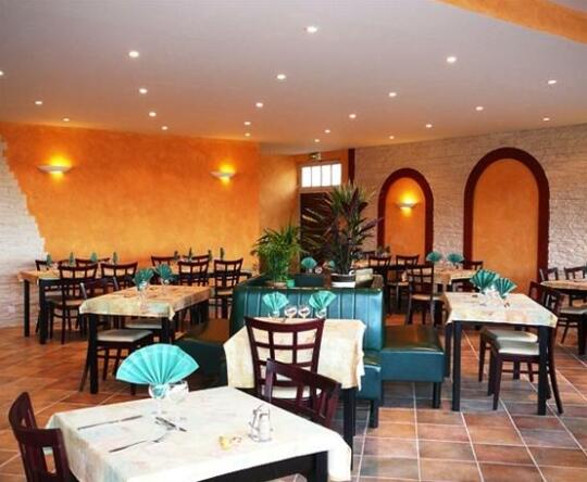 Hotel Restaurant Le Relais des Cinq Routes - Photo2