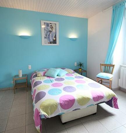 Photo 3
