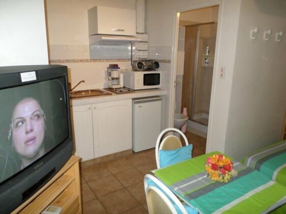 Studio Avec Piscine A Frejus Pour 2 Personnes - Photo5