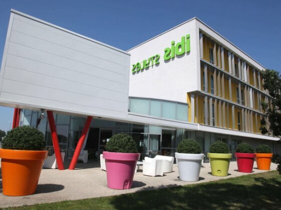 Ibis Styles Nantes Reze Aeroport - Photo4